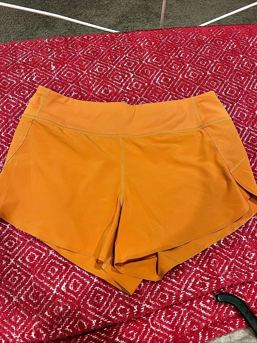 Athleta Run With It 3.5" Short Athletic Shorts, Orange, Medium